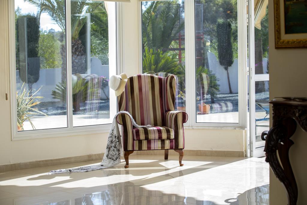 Villa Georgia Pernera Bagian luar foto